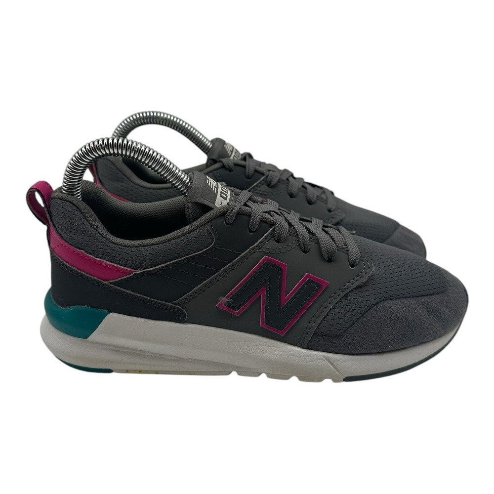 New Balance 009 Shoes Women's Size 5 D Gray Low Top Athletic Sneakers WS009LD1